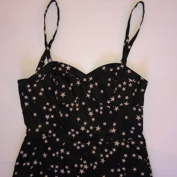 H&M Dresses & Skirts - H&M Summer Dress 🌺